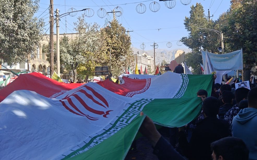 حضور پرشور مردم و دانش آموزان کرمانشاهی در راهپیمایی ۱۳ آبان