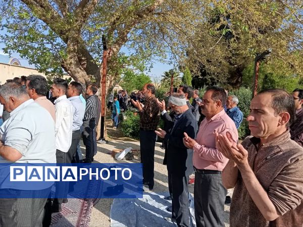 برپایی نماز عید سعید فطر در پارک شهدای کوچه بیوک