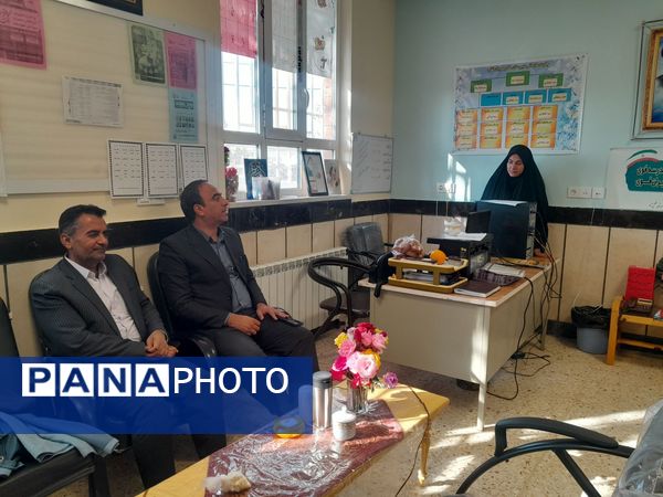 بازدید مسئولین اداره آموزش و پرورش از دبیرستان مادرمهربان خلیل آباد