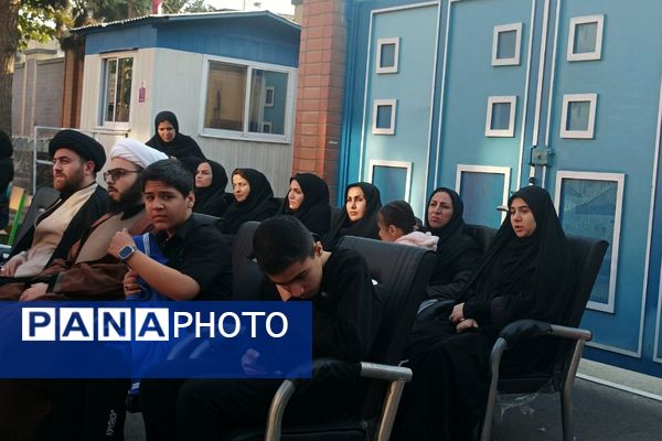 طنین نوای عشق و عزا؛ مراسم عزاداری دهه دوم فاطمیه در مدارس بهارستان‌دو