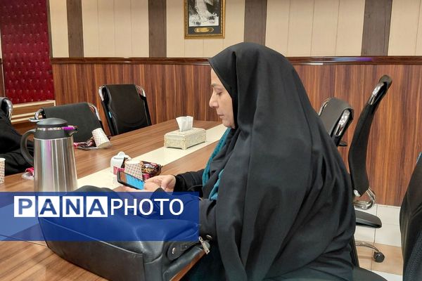 جلسه هم اندیشی انجمن اولیا و مربیان مدارس ناحیه یک شهرری