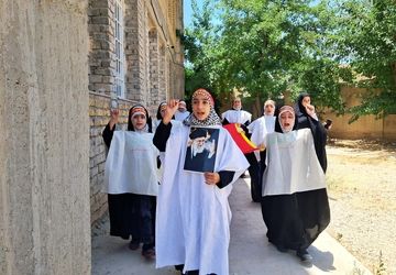 همدلی ملی در نماز جمعه  زرقان