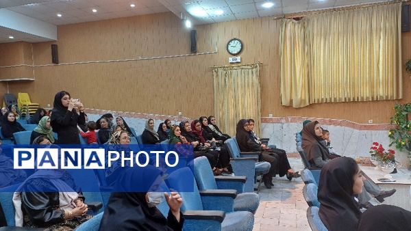 برگزاری جلسه انجمن اولیا و مربیان در کانون سمیه شیروان