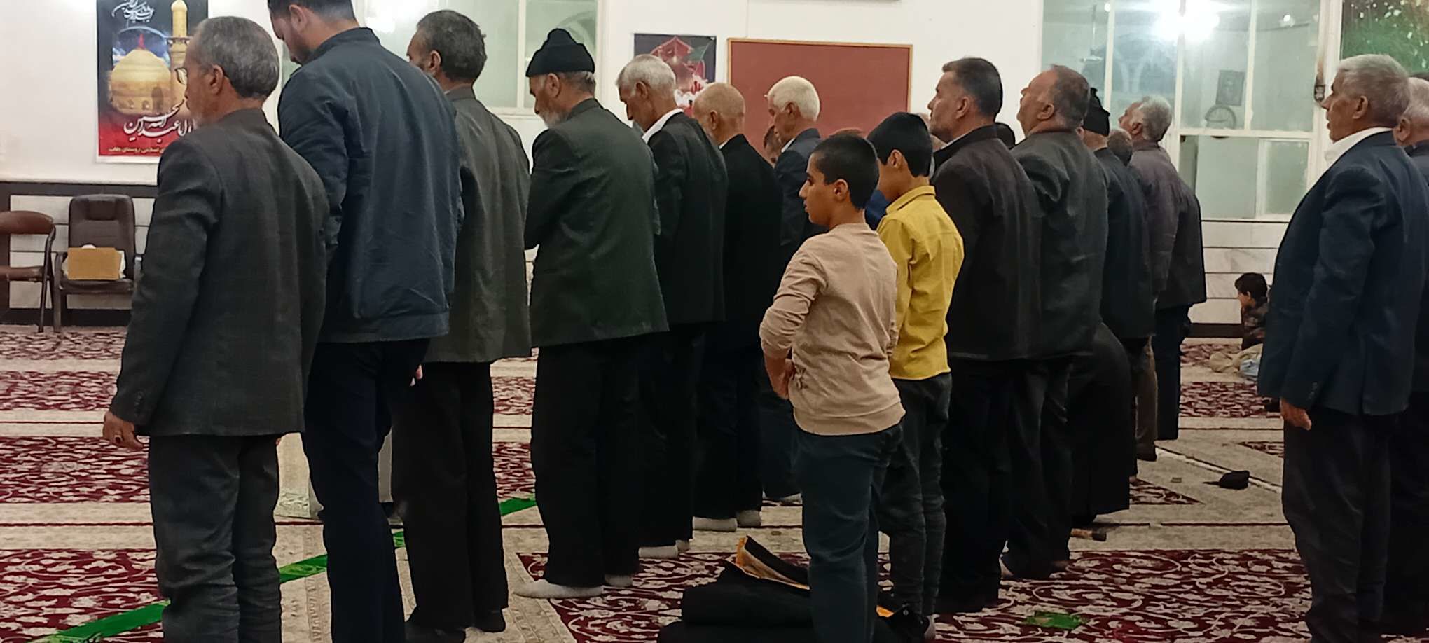 نماز جماعت در شب میلاد حضرت زهرا س در خلیل آباد