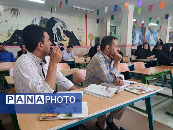 توانمندسازی نومعلمان ملارد در راستای طرح شهید همت در دبستان حضرت صدیقه(س)
