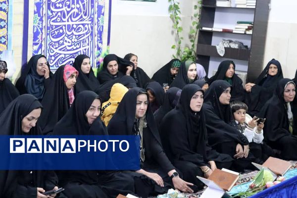 برگزاری باشکوه دومین محفل قرآنی «رواق» با محوریت ترویج جلسات خانگی قرآن در شهرستان فلارد