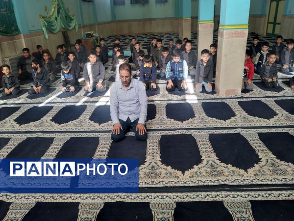 فریضه‌ نماز جماعت مدرسه صاحب الزمان (عج) سفیدار 