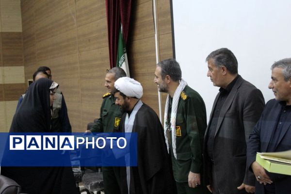 تجلیل از کارآفرینان ملکان در آیین هفته بسیج