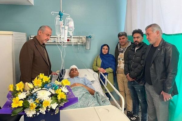عیادت مدیرعامل پرسپولیس از هوادار مصدوم