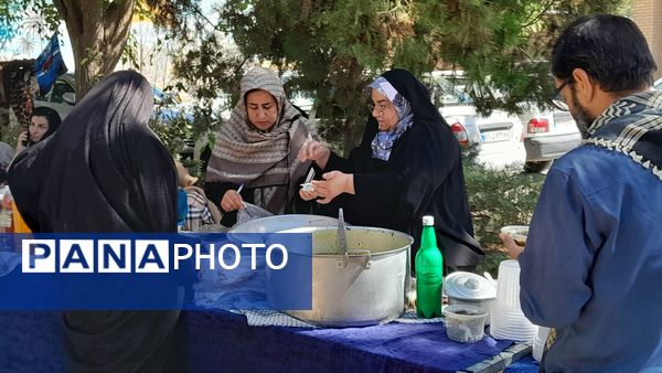 بازارچه مقاومتی در گلزار بهشت فضل نیشابور 