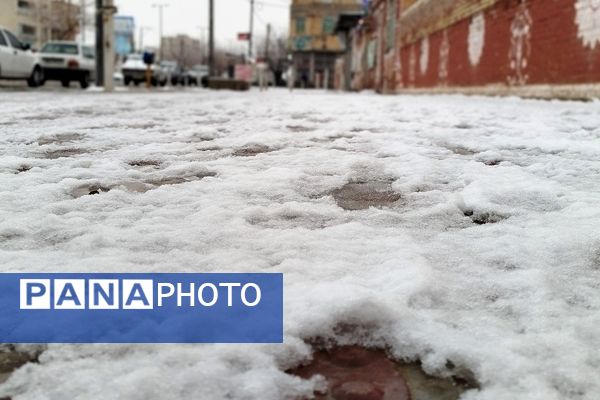 لردگان میزبان اولین برف زمستانی 