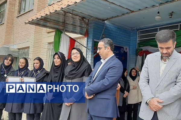  مراسم نواخته شدن زنگ پژوهش در فرزانگان قدس