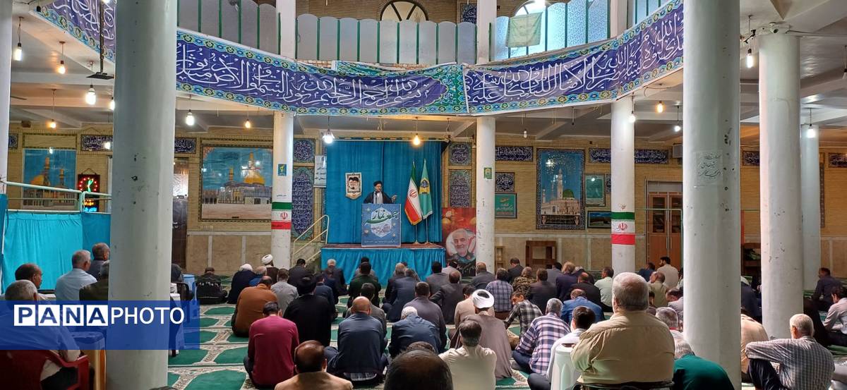 نماز جمعه باشکوه و آیین تجلیل از برگزیدگان رویداد «دختران حاج قاسم»