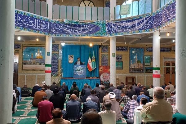 نماز جمعه باشکوه و آیین تجلیل از برگزیدگان رویداد «دختران حاج قاسم» 