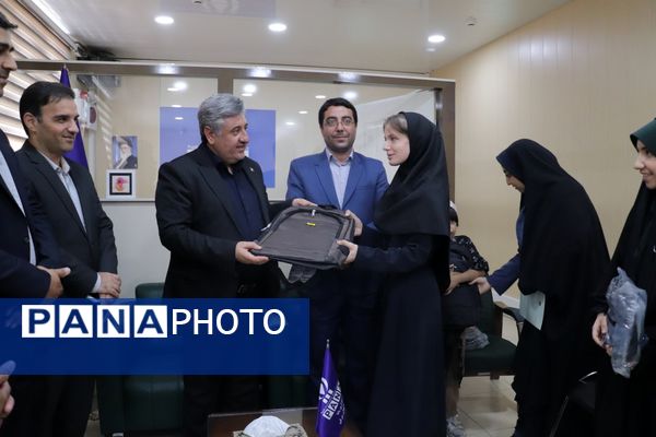 حضور مدیرکل فرهنگ و ارشاد اسلامی آذربایجان شرقی در دفتر خبرگزاری پانا استان به‌مناسبت روز خبرنگار