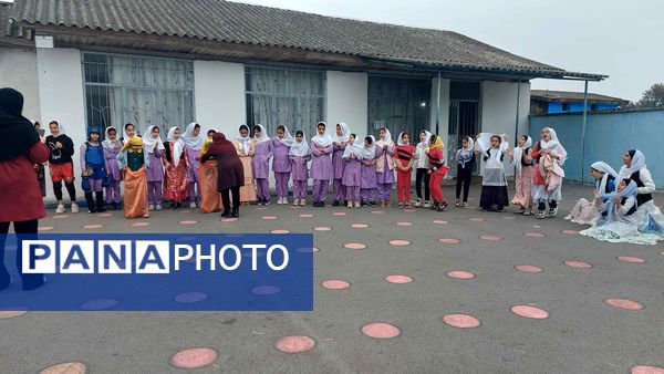 برگزاری مسابقات بومی محلی به مناسبت روز مادر