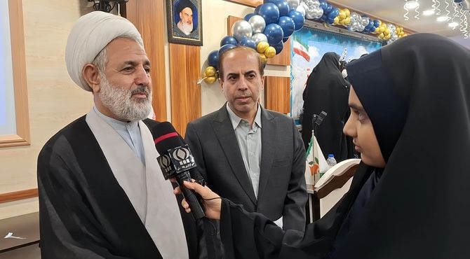 آیین تجلیل از انجمن های اولیا و مربیان برتر مدارس استان قم