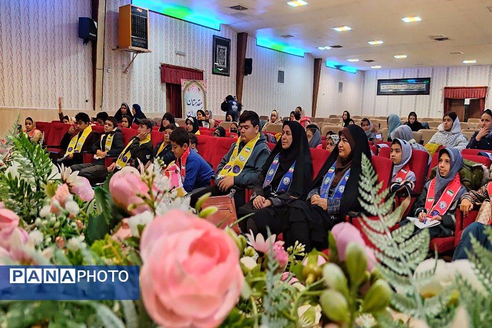 کلاس آموزشی خبرنگاری در کانون مهر تابان نیشابور