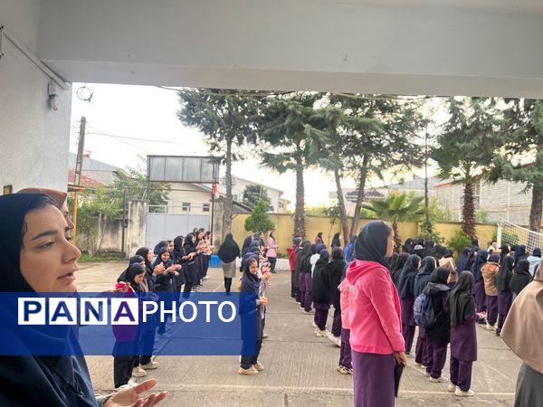 صبحگاه تشکیلاتی در مدرسه شبخ فضل الله نوری کومله