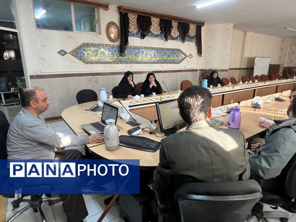 حضور فعال همکاران شهرستان قدس به صورت مجازی در دومین جلسه ستاد بزرگداشت دهه فجر  