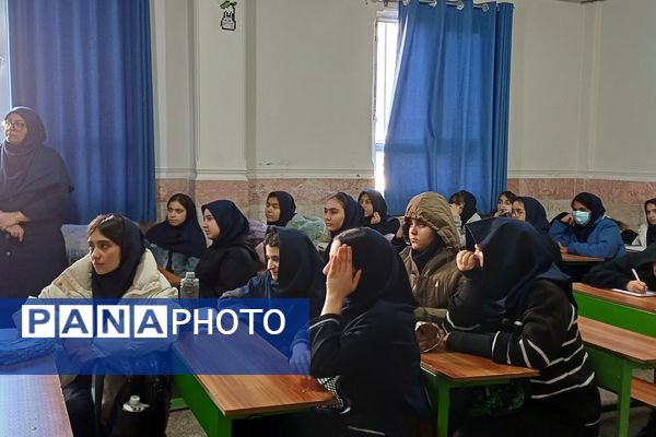 دانش‌آموزان دبیرستان زینبیه۲ شهریار آماده مقابله با زلزله