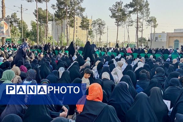 مراسم پرفیض روز عرفه در امامزاده عمادالدین رباط‌کریم با حضور پرشور زائران برگزار شد