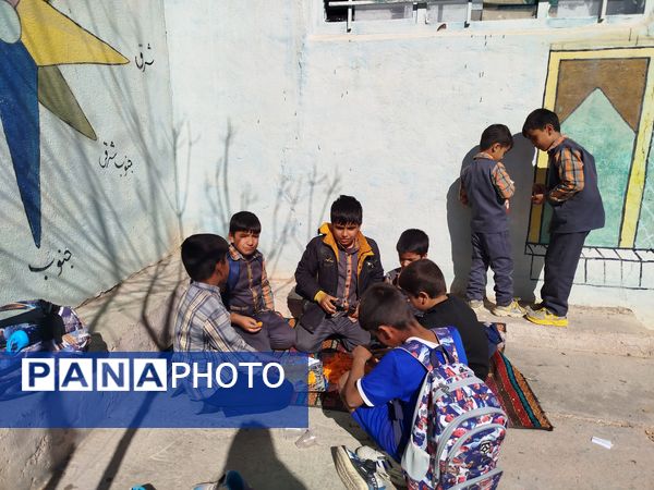 ایجاد فضای شاد وصمیمی در دبستان شهید عجمی فدافن