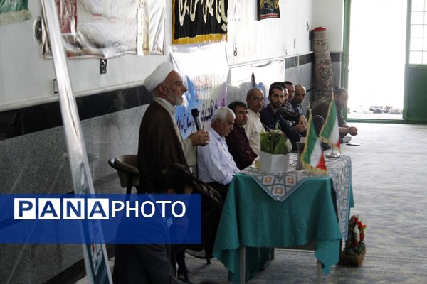تقدیر از دانش‌آموزان فعال فرهنگی و قرآنی در شهر درق 