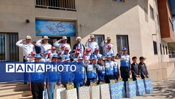 جمعی از دانش‌آموزان استان البرز به عنوان همیار پلیس انتخاب شدند