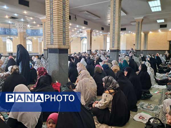 برپایی میز خدمت در نمازجمعه ملارد؛ حل سریع مشکلات مردم در حاشیه نمازجمعه