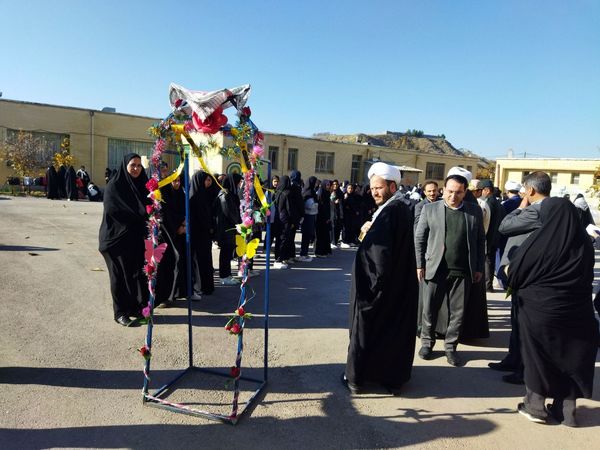 اعزام ۷۴ دانش‌آموز دختر از شهرستان به مناطق جنوب