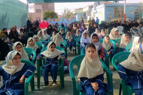 جشن شکوفه ها در دبستان فضیلت