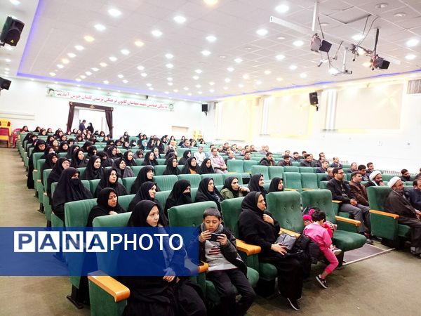 جلسه جهاد تبیین با موضوع بررسی مسائل سیاسی ایران و جهان در کاشمر