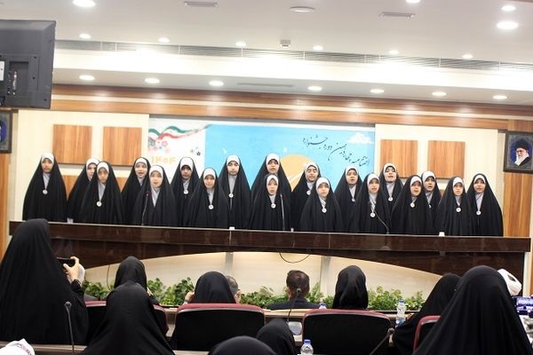 برگزیدگان چهاردهمین جشنواره نوجوان سالم و یاریگران زندگی استان قم تقدیر شدند