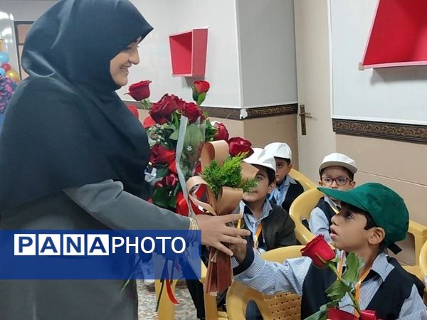 آیین جشن شکوفهها در دبستان شاهد شهید بهنام محمدی ناحیه 2 کرج