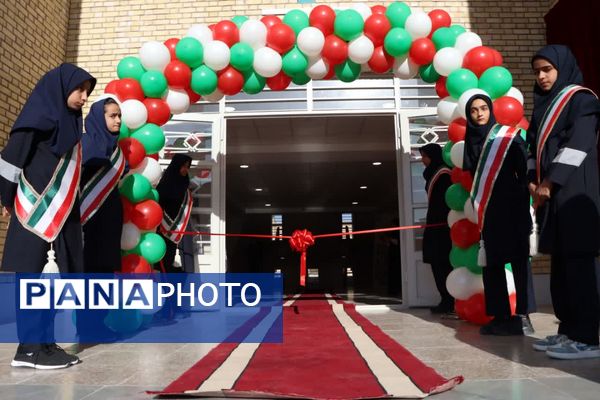 افتتاح طرح‌های آموزشی و عمرانی در یزد با حضور وزیر آموزش و پرورش 