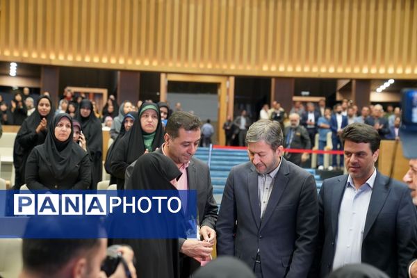آیین تجلیل از معلمان نمونه و فداکار استان اصفهان