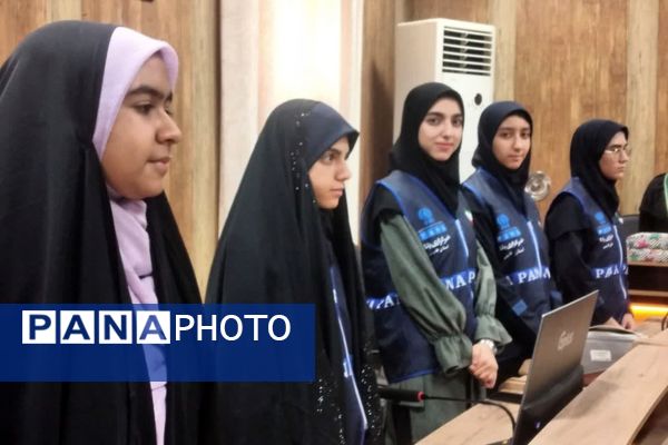 نشست صمیمی مدیر و معاون پرورشی ناحیه 4 شیراز با مربیان، پیشتازان و خبرنگاران پانا