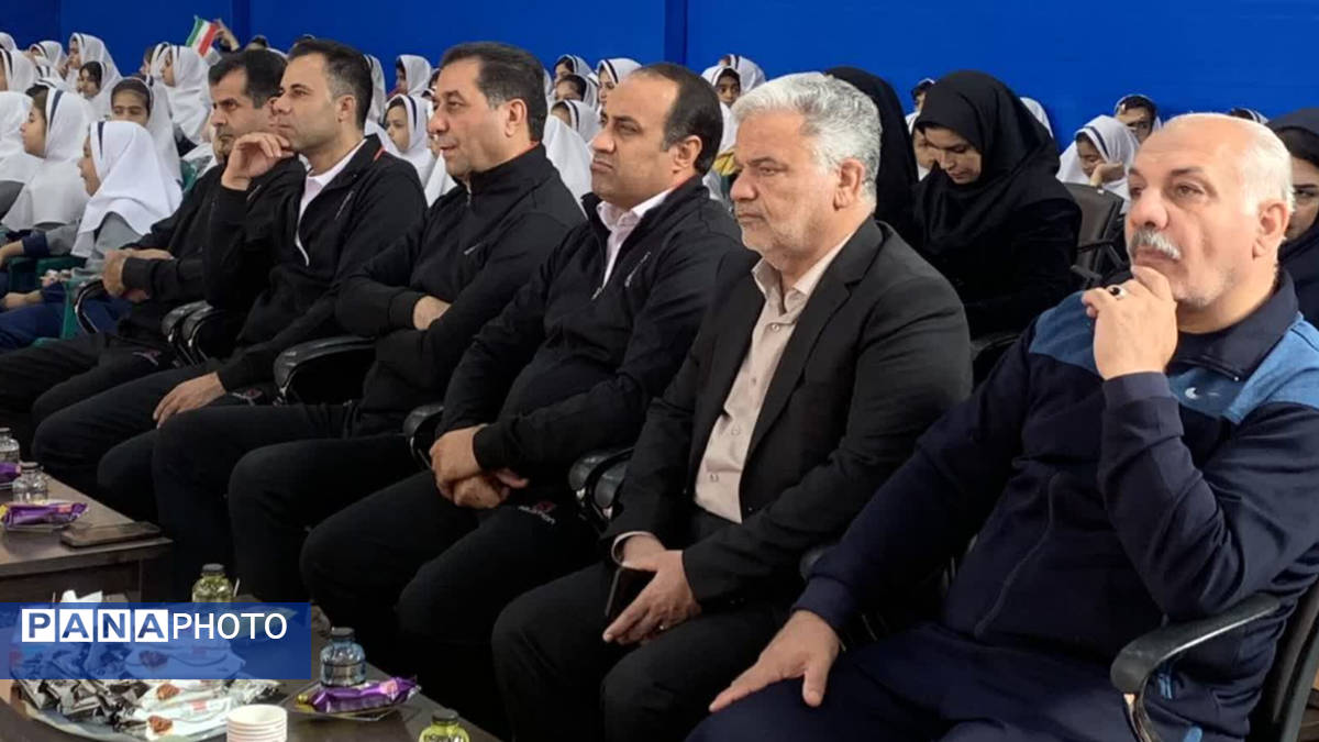 المپیاد درونمدرسهای و جشن پویایی و نشاط در دبستان دخترانه حاج شکرالله فرقدانی اصفهان