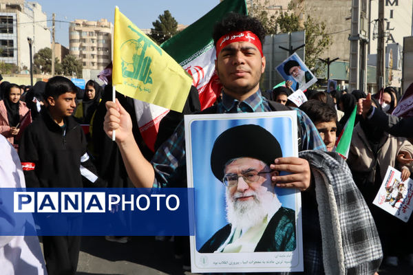 راهپیمایی روز دانش‌آموز در محمدشهر کرج 