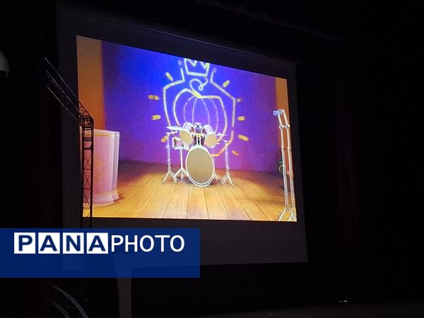 اکران فیلم سینمایی ببعی قهرمان در فرهنگسرای بعثت صفادشت