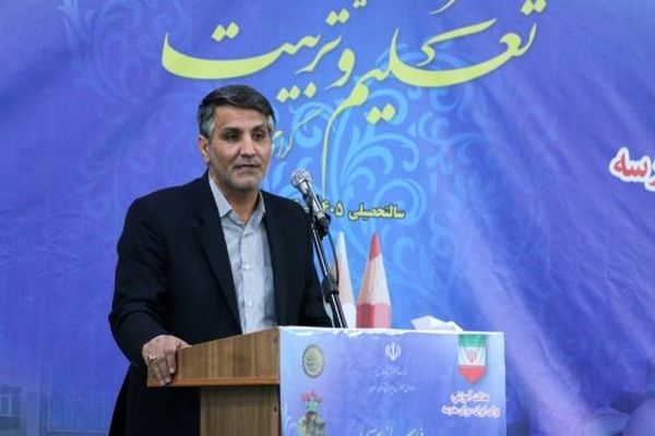 مدرسه باید کانون خلق آینده و همراه با تحولات پرشتاب جهان باشد