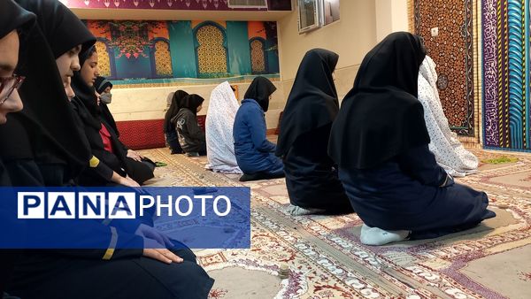 برگزاری محفل انس با قرآن در مرکز پرورش استعدادهای درخشان فرزانگان شهرستان ملارد