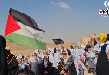 حضور دانش آموزان دبستان شهیدان متقیان در امامزاده زینب خاتون(س)