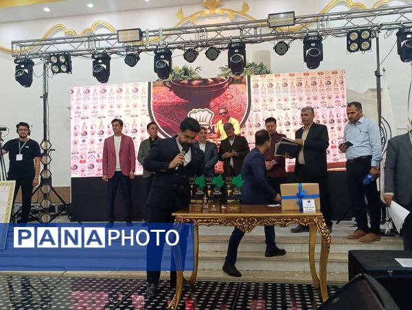 برگزاری دهمین جشنواره تاک پلو در شهرستان خلیل آباد