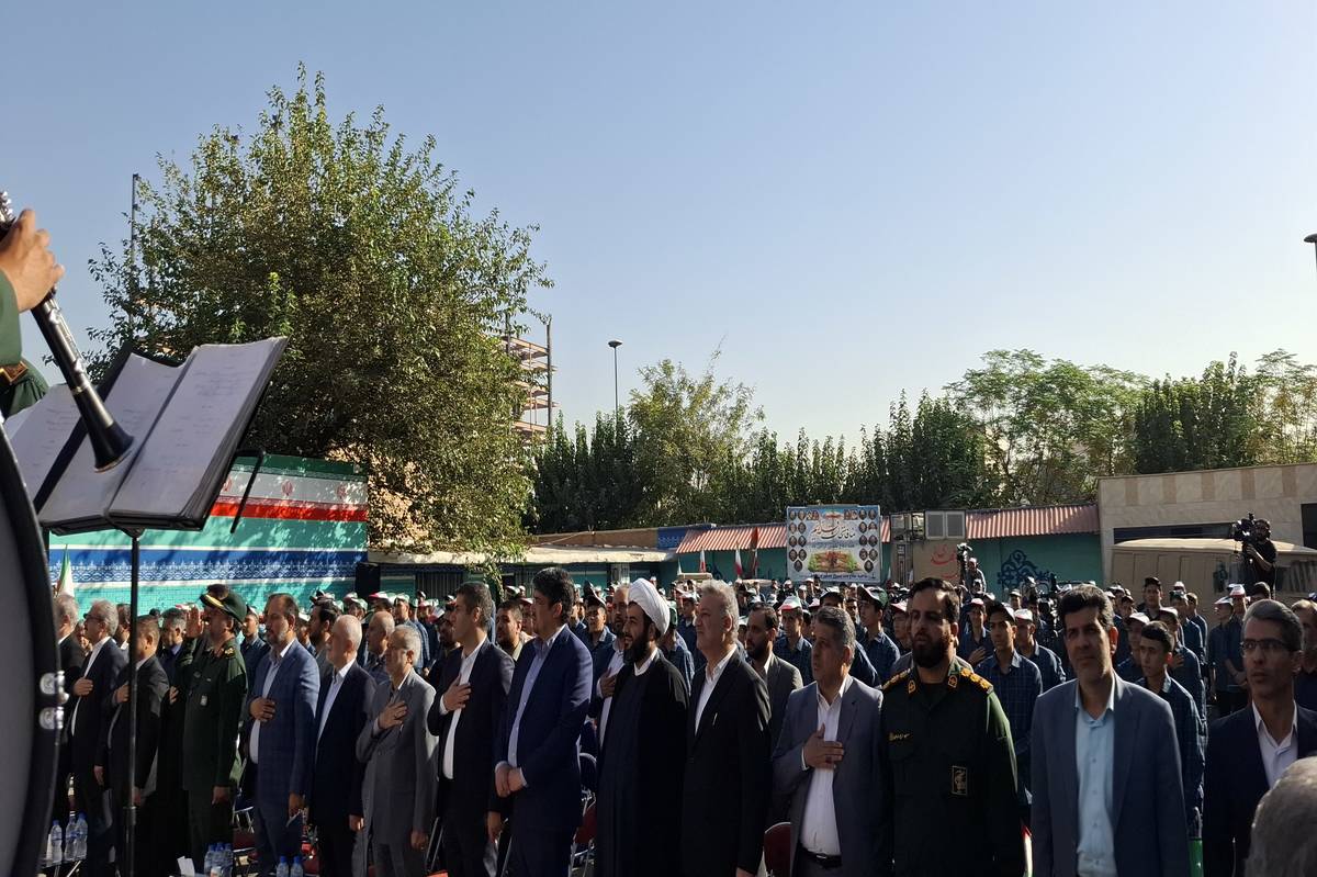 زنگ ایثار و مقاومت در مدارس سراسر کشور نواخته شد