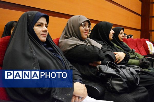 بدرقه دانش‌آموزان بهارستانی به راهیان‌نور