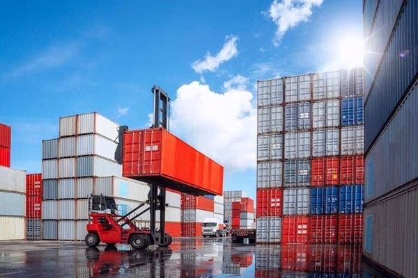 تجارت خارجی ایران از ۷۶.۵ میلیارد دلار عبور کرد