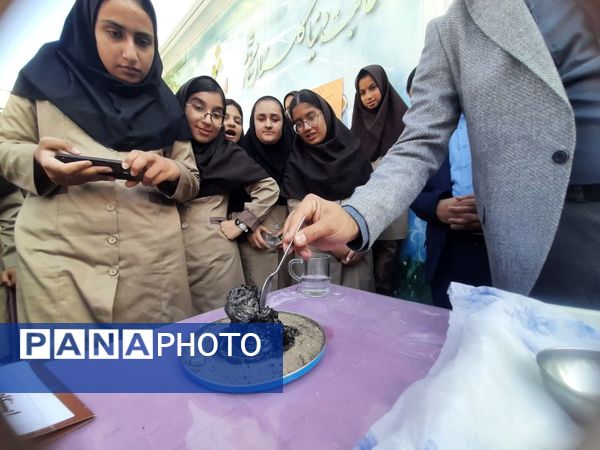 برپایی ایستگاه‌های آزمایشگاهی در مدرسه شهید محمدی پور خلیل‌آباد