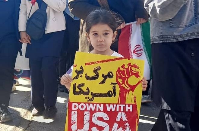 یوم الله ۱۳ آبان ۱۴۰۴ جلوه‌ای از حضور دانش آموزان دیروز و امروز